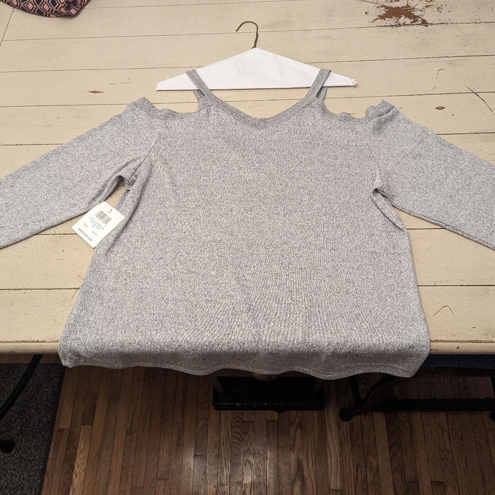 89th + Madison gray & silver cold shoulder sweater extra large XL NWT